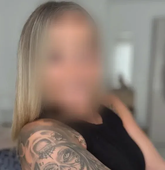 Amalie, 36