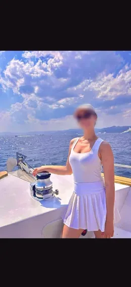 Anna, 33