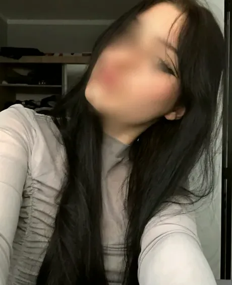Caroline, 20