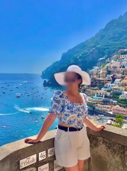 Caroline, 20