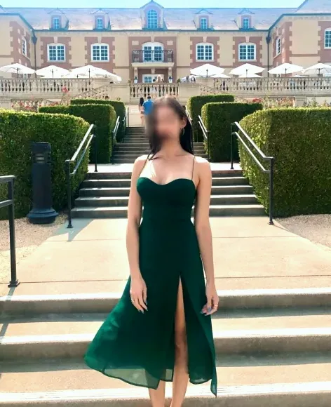 Ella, 32