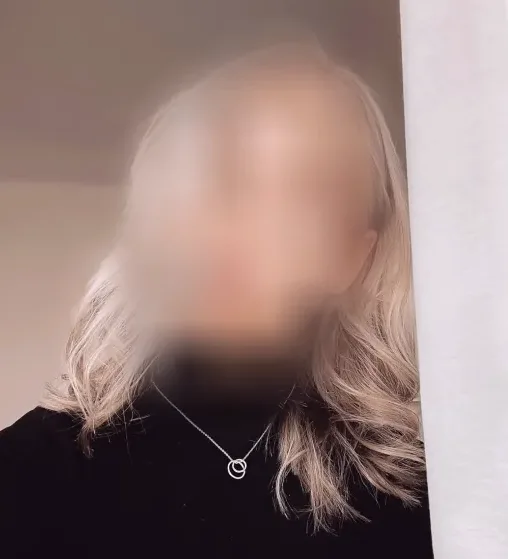 Emilia, 24