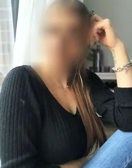Esther, 30