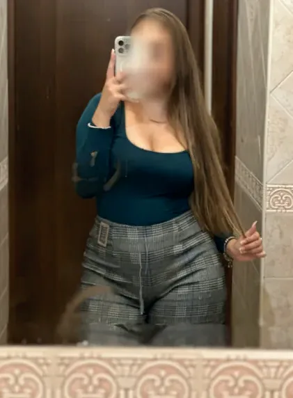 Katrine, 24