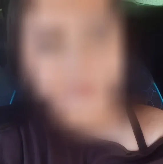 Michelle, 18